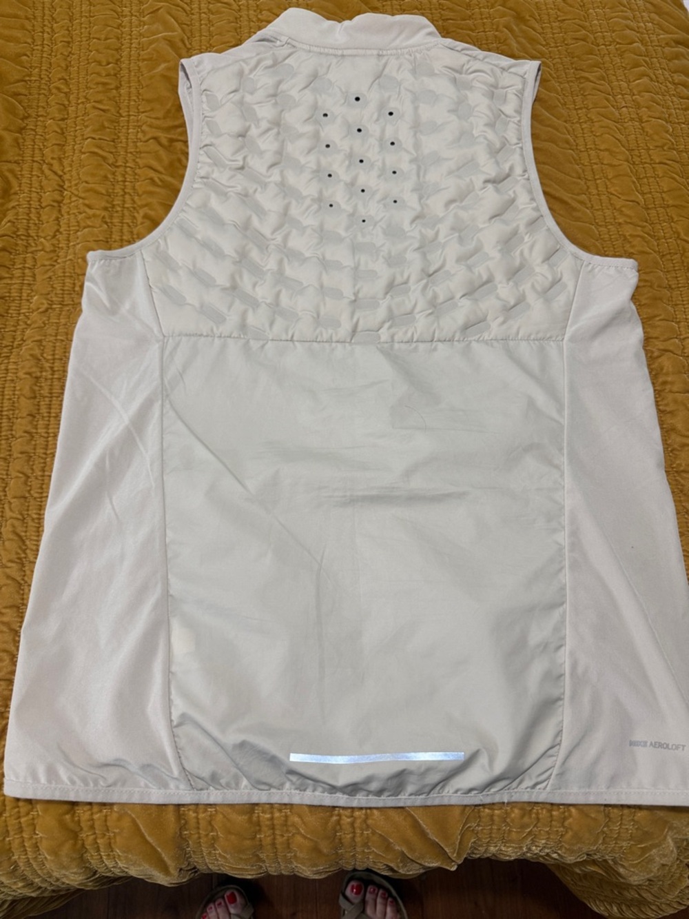Nike Cream Quilted Front Zip Active Vest - Picture 3 of 3